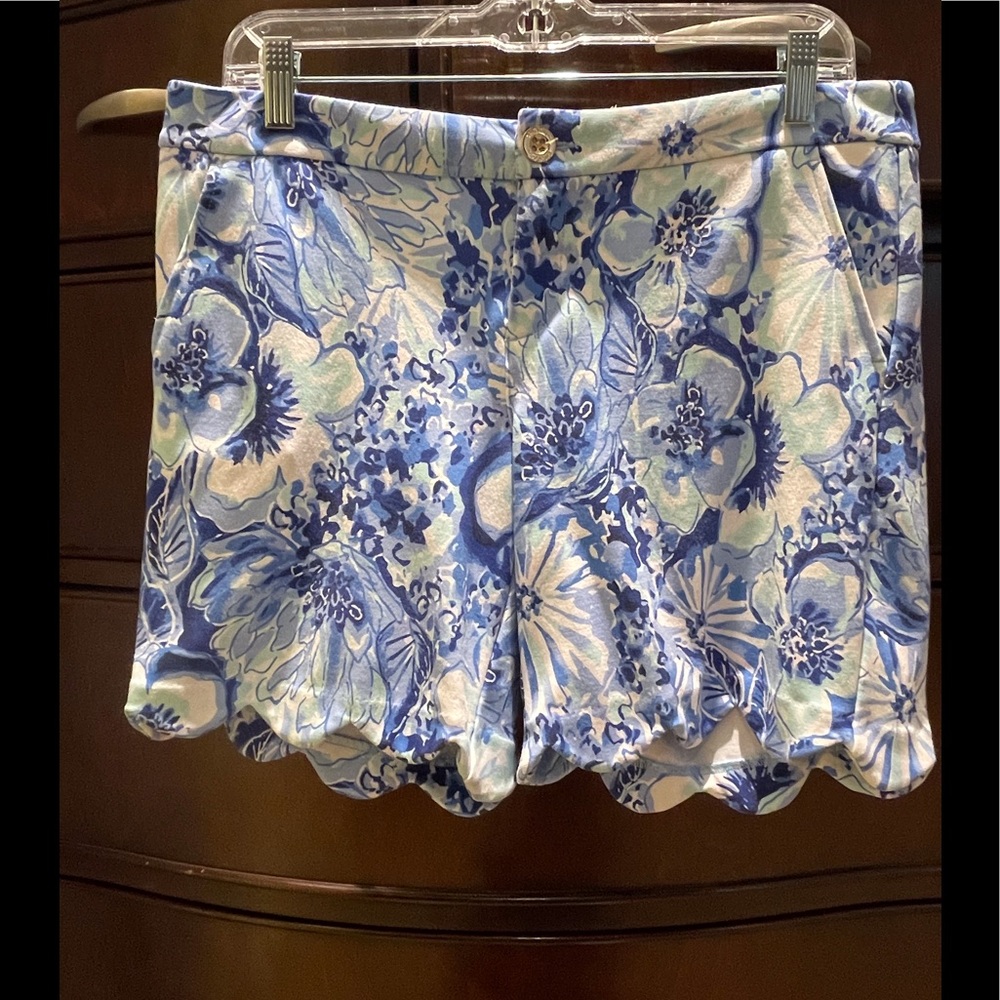 Lilly Pulitzer Shorts Sz 8
